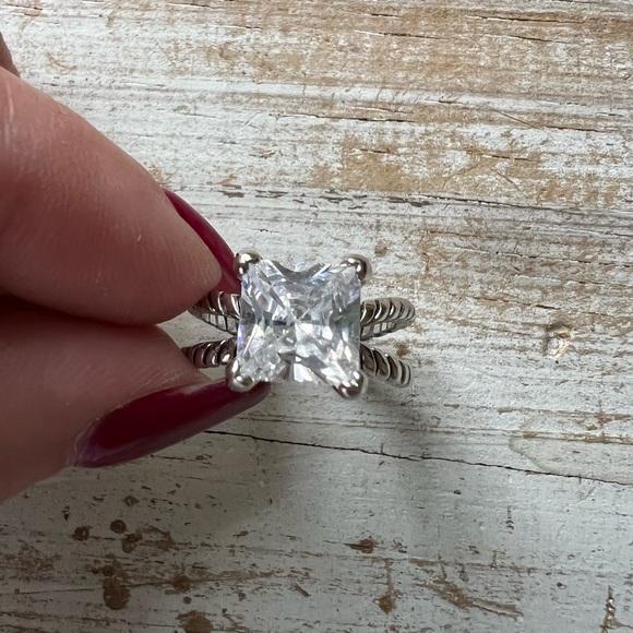 Silver Premier Jewelry Crystal Ring Size 8/9 - Picture 4 of 5